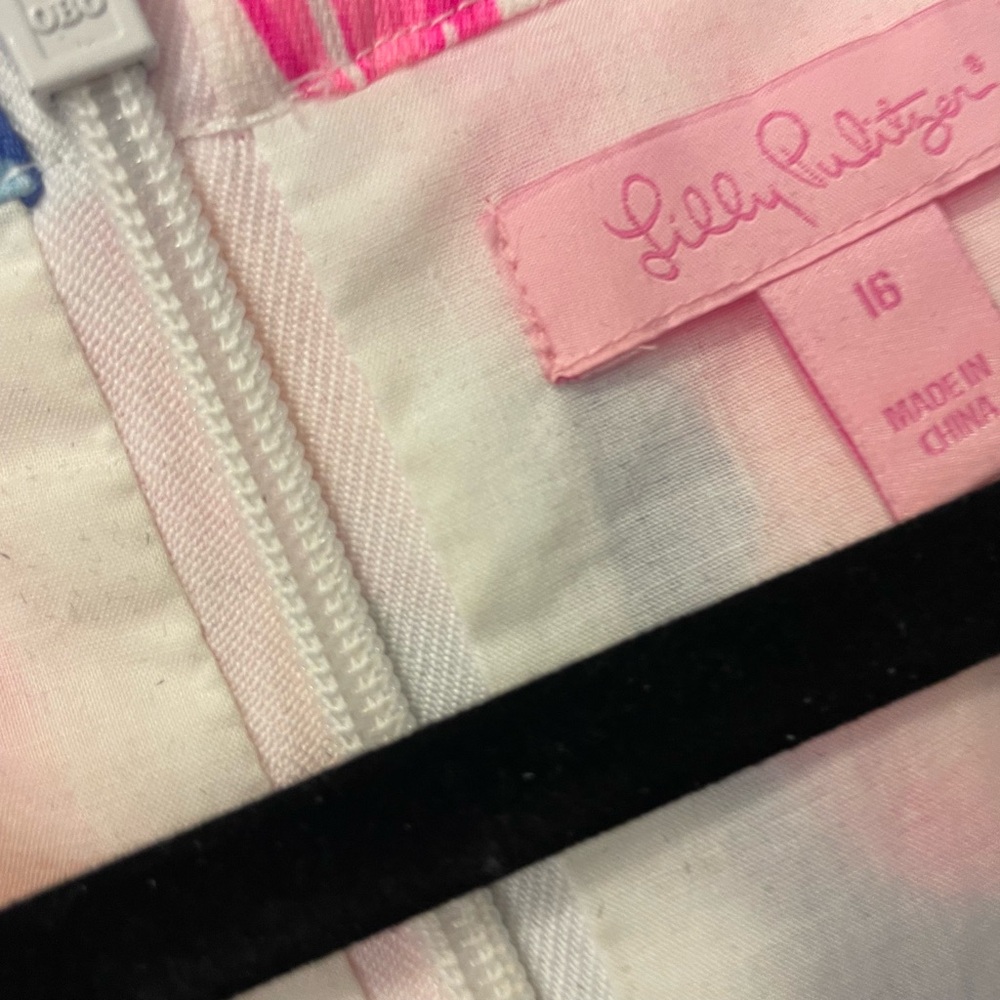 Lily Pulitzer lined midi dress. - Picture 3 of 5